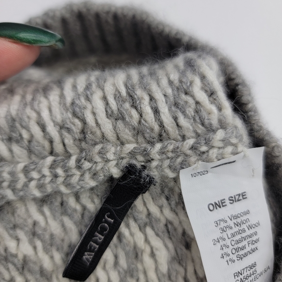J.Crew Beanie Gray Chevron Knitted Cashmere & Wool Blend One Size - Picture 3 of 4